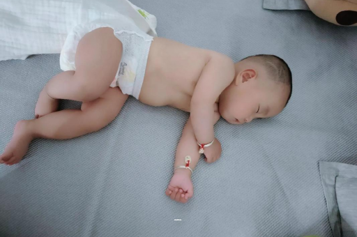亳州宝宝脚心出汗怎么回事
